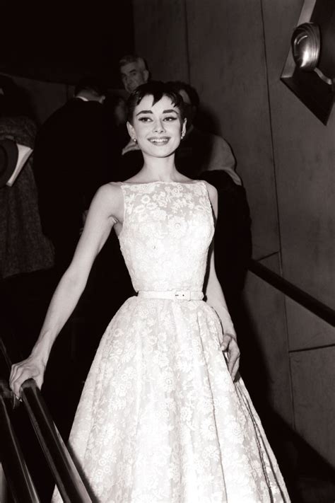 vestido de givenchy lucido por audrey hepburn evening gown|More.